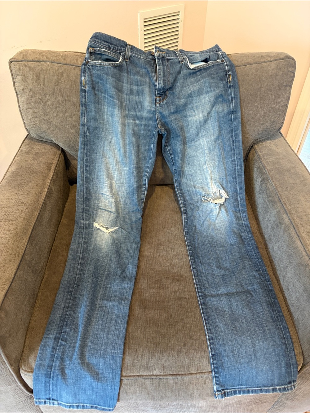 Joe's Jeans Men's Straight Leg Light Blue Distressed Denim